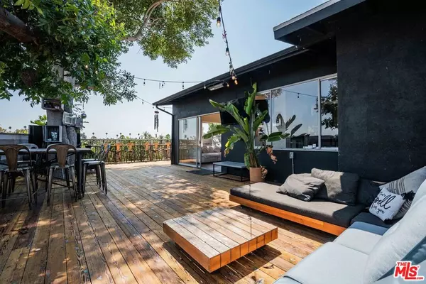 704 Blossom LN, Redondo Beach, CA 90278