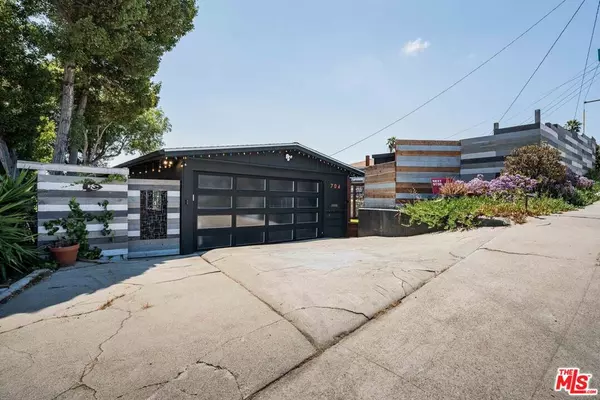 Redondo Beach, CA 90278,704 Blossom LN