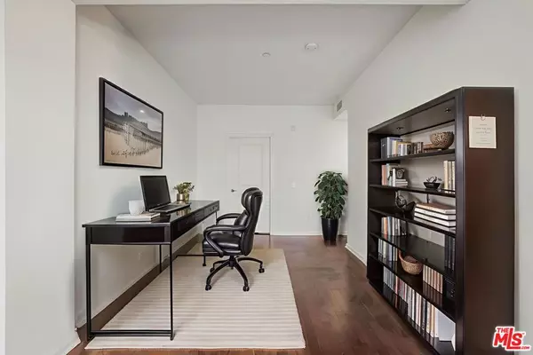 Oxnard, CA 93035,1901 S Victoria AVE #112