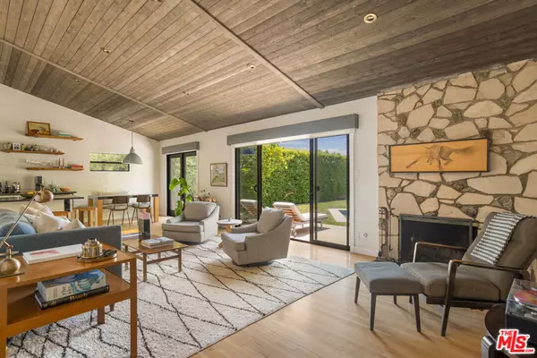 Los Angeles, CA 90065,2611 Range RD