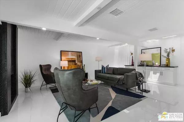 Palm Springs, CA 92264,555 S Roxbury DR