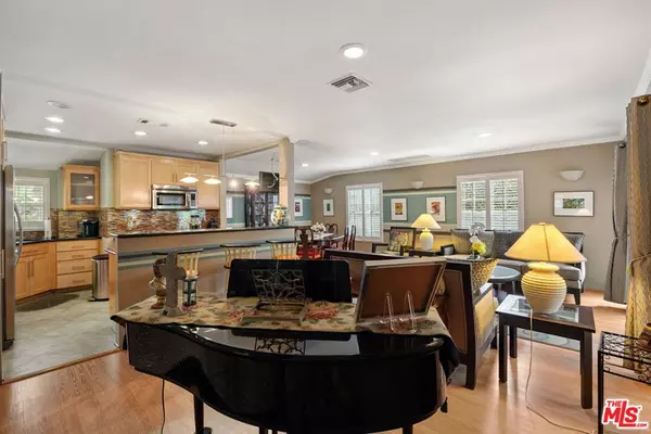 Sherman Oaks, CA 91411,5517 Noble AVE