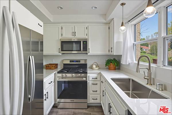2731 Erringer RD #85, Simi Valley, CA 93065
