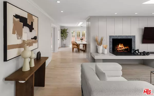 9520 Gloaming DR, Beverly Hills, CA 90210