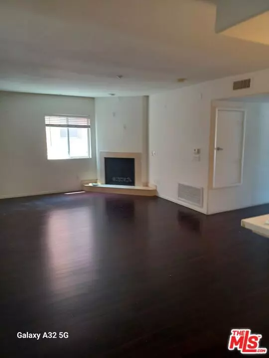 Los Angeles, CA 90005,733 S Manhattan PL #402