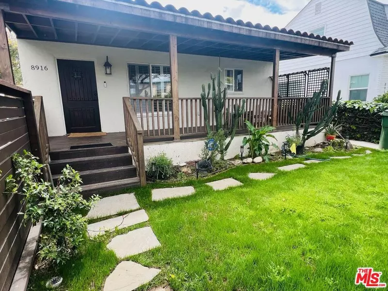 8916 Cadillac AVE, Los Angeles, CA 90034