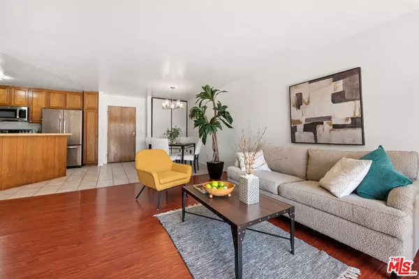 Los Angeles, CA 90042,4589 Via Marisol #154
