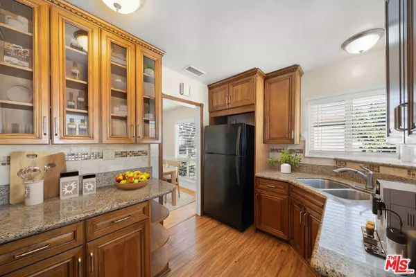 Long Beach, CA 90815,2420 Roycroft AVE