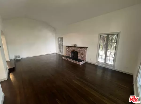 Los Angeles, CA 90036,147 S Poinsettia PL
