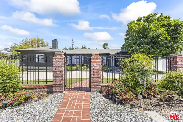 Woodland Hills, CA 91367,23046 Leonora DR