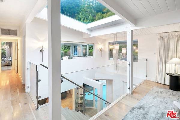 Beverly Hills, CA 90210,1415 Braeridge DR