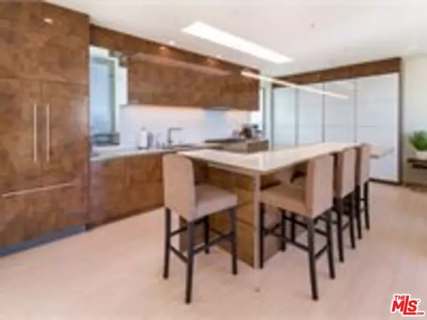 Pacific Palisades, CA 90265,18223 Coastline DR