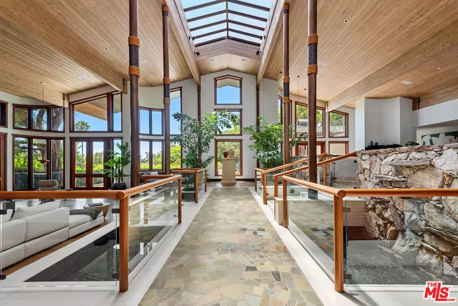 1160 Shadow Hill WAY, Beverly Hills, CA 90210