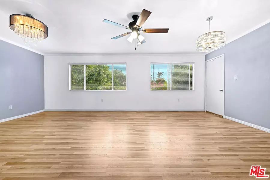 12801 Moorpark ST #308, Studio City, CA 91604
