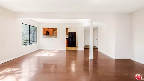 Sherman Oaks, CA 91403,4700 Natick AVE #310