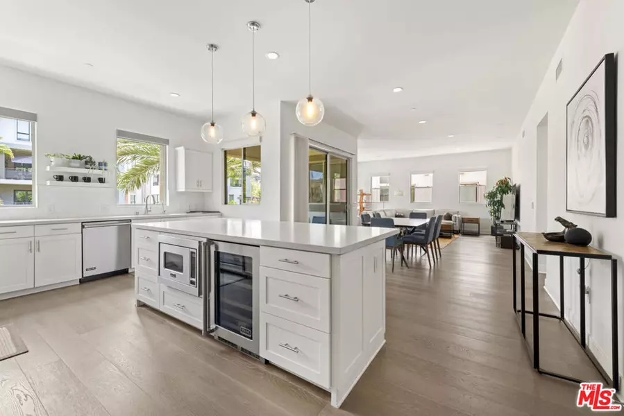 5848 Suncatcher PL #1, Los Angeles, CA 90094