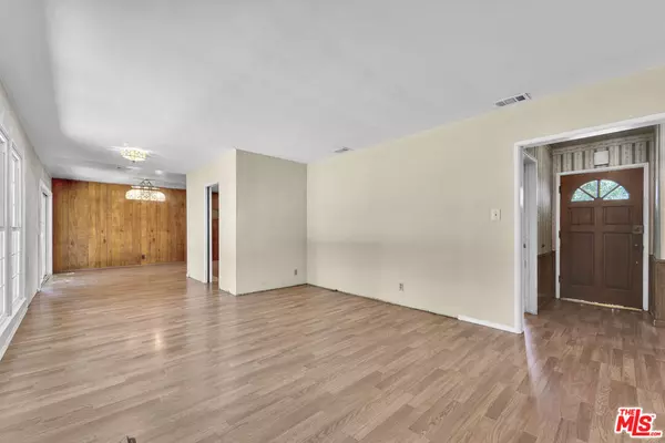 Reseda, CA 91335,8045 Garden Grove AVE