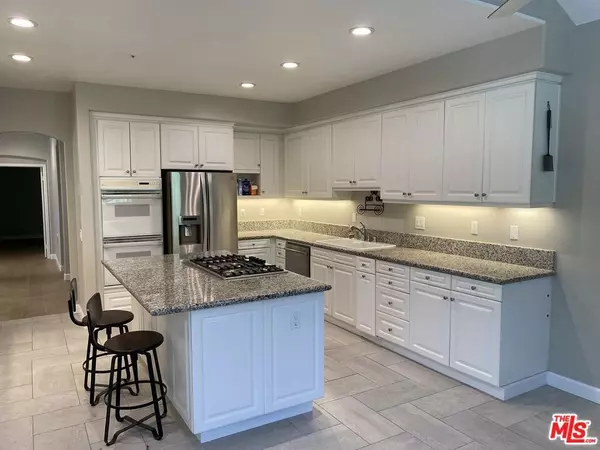 Pacific Palisades, CA 90272,732 PALISADES DR