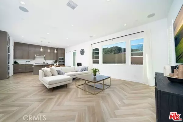 Santa Clarita, CA 91351,19278 Blackthorn DR