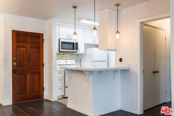 Tarzana, CA 91356,18307 Burbank BLVD #134