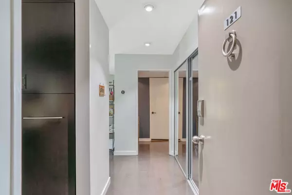 West Hollywood, CA 90069,8535 W West Knoll DR #121