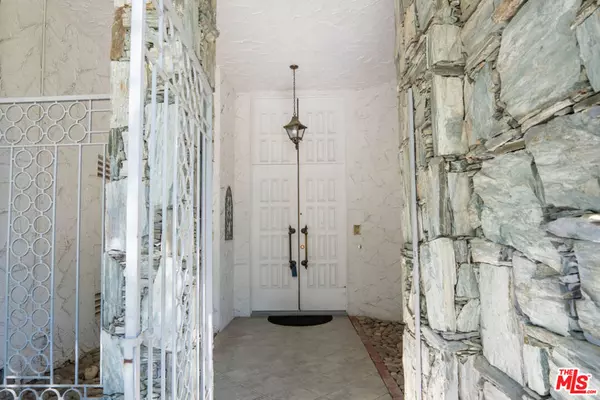 Palm Springs, CA 92264,2078 S Chico DR