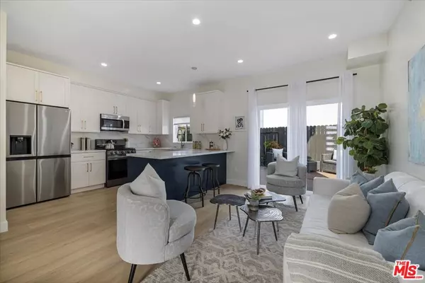 5413 1/2 Homeside AVE, Los Angeles, CA 90016