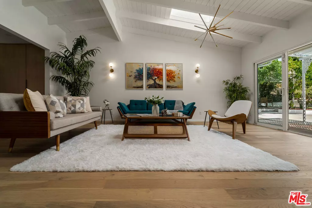 Woodland Hills, CA 91364,23020 Lita PL