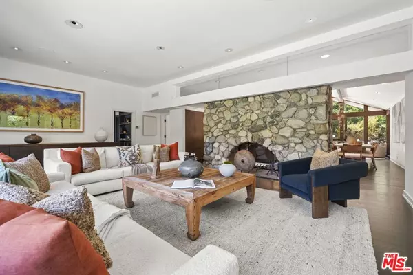 Santa Monica, CA 90402,3 Latimer RD
