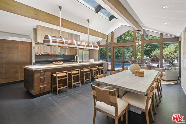3 Latimer RD, Santa Monica, CA 90402