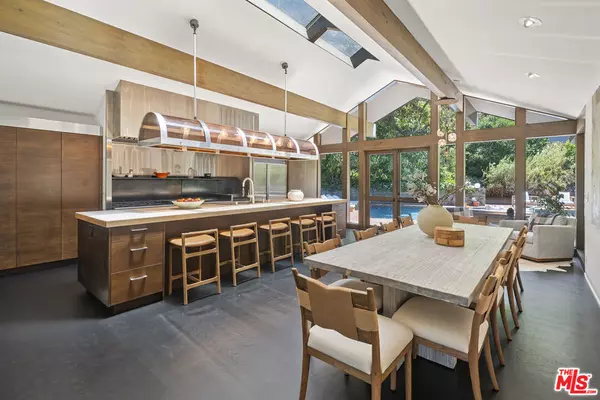 3 Latimer RD, Santa Monica, CA 90402