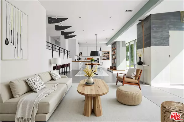Los Angeles, CA 90046,2442 Green View PL