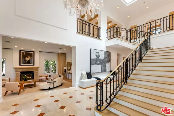 Beverly Hills, CA 90210,812 N Bedford DR