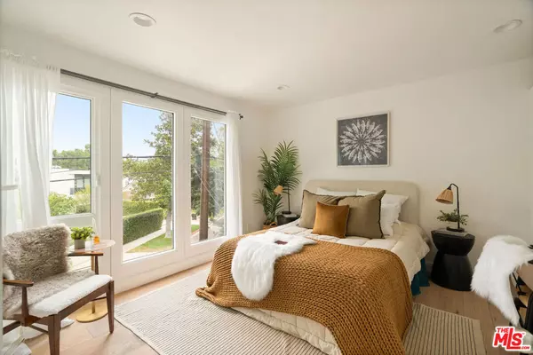 Studio City, CA 91604,12366 Laurel Terrace DR