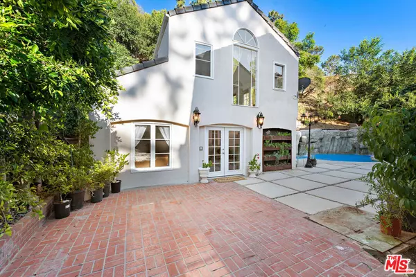 Beverly Hills, CA 90210,1174 Coldwater Canyon DR