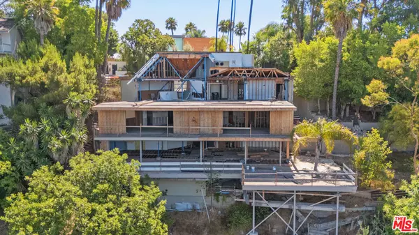 Los Angeles, CA 90049,837 Linda Flora DR