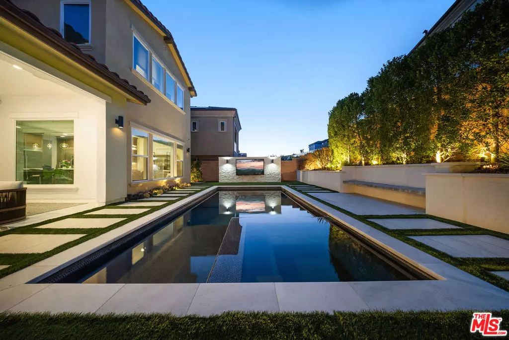 Porter Ranch, CA 91326,20643 W Wood Rose CT