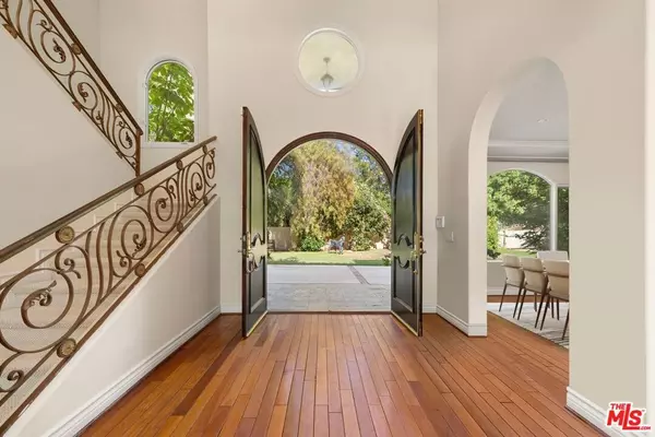 Tarzana, CA 91356,4755 Vanalden AVE