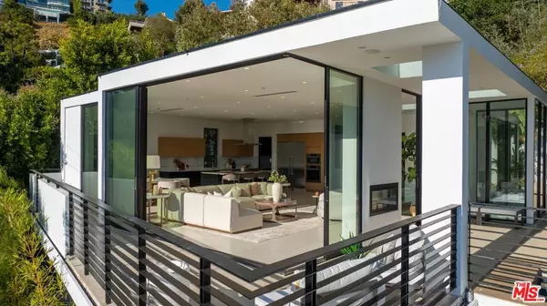 1516 Forest Knoll DR, West Hollywood, CA 90069