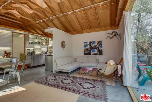 745 Navy ST, Santa Monica, CA 90405