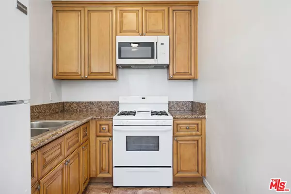 Los Angeles, CA 90026,1044 N BONNIE BRAE ST #101