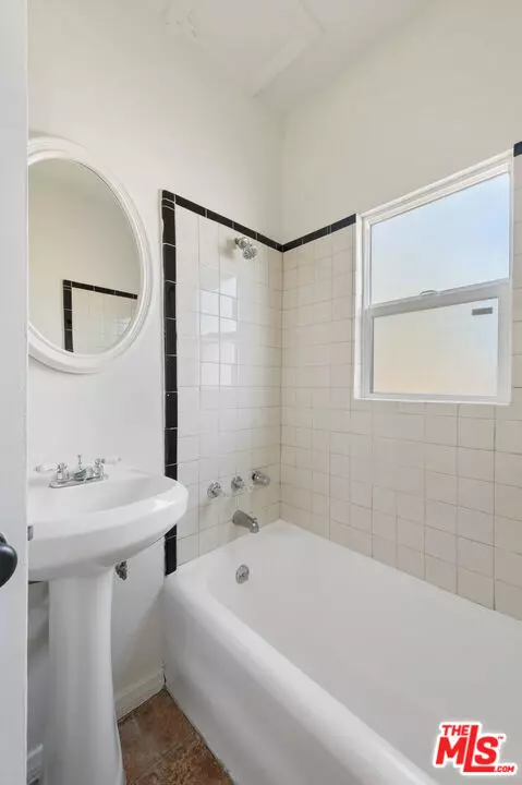 Los Angeles, CA 90026,1044 N BONNIE BRAE ST #101