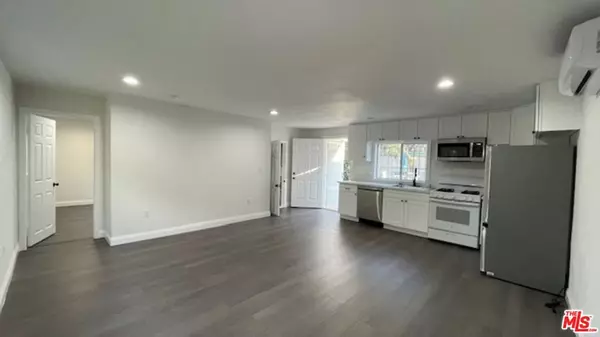 Los Angeles, CA 90019,1043 3rd AVE