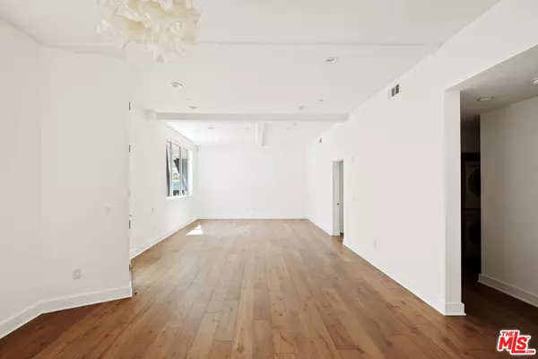 West Hollywood, CA 90048,616 N Croft AVE #6