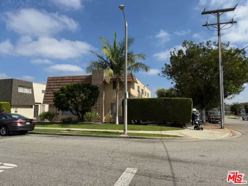 2015 W 157th ST, Gardena, CA 90249