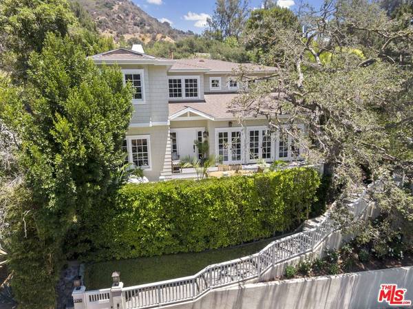 2210 Beverly Glen PL, Los Angeles, CA 90077