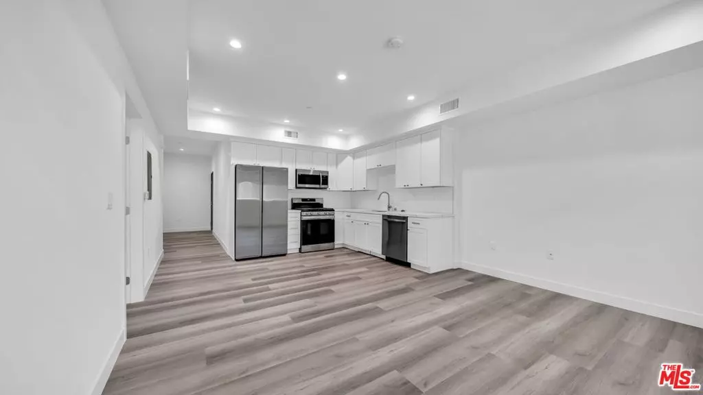 627 N Dillon ST #302, Los Angeles, CA 90026