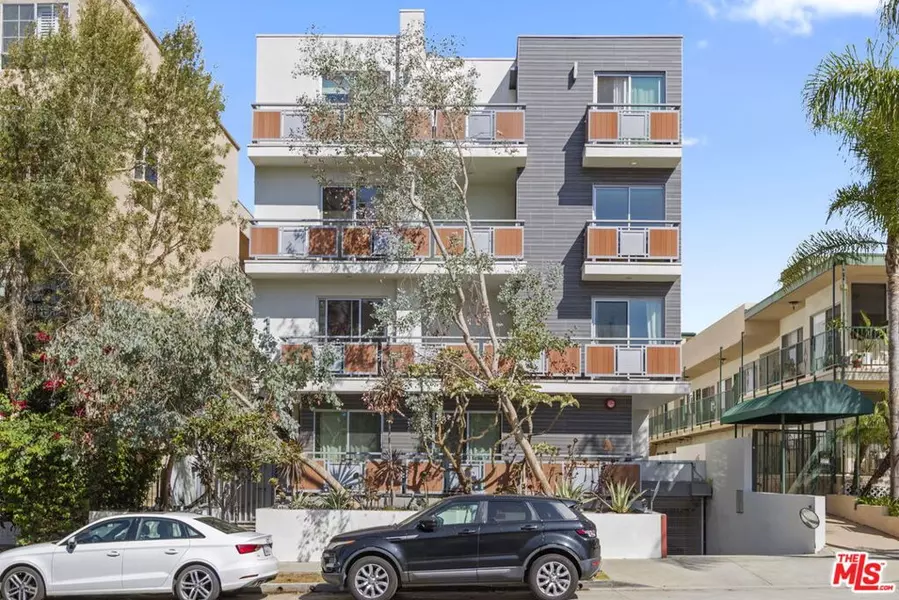 11715 Goshen AVE #301, Los Angeles, CA 90049