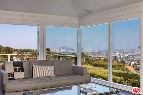 Beverly Hills, CA 90210,1612 Gilcrest DR