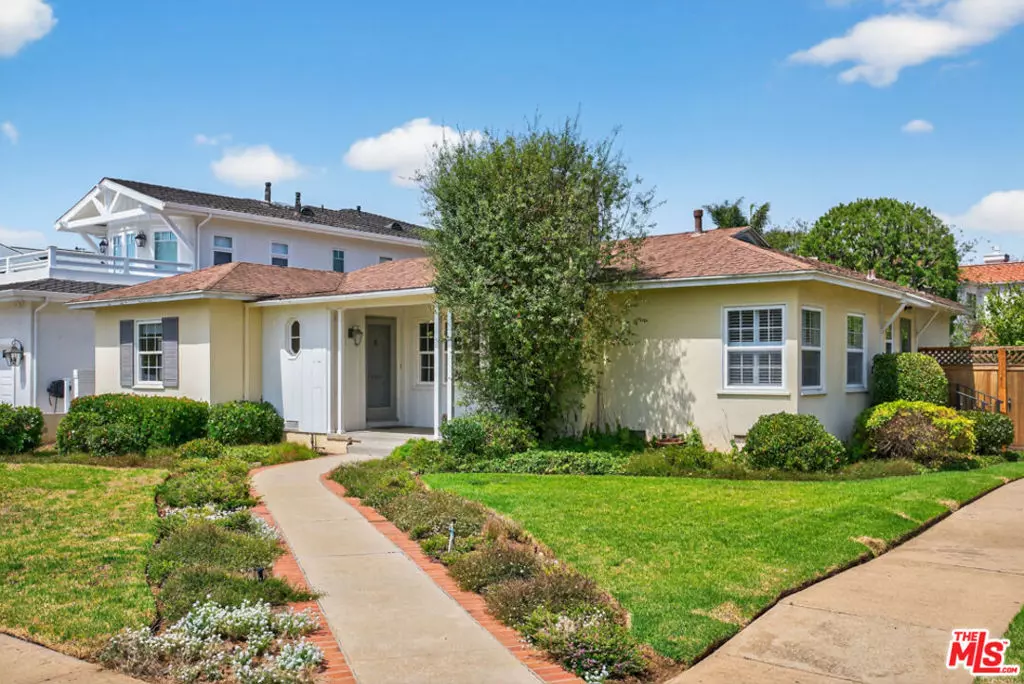 Pacific Palisades, CA 90272,675 El Medio AVE